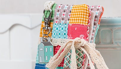 Make Lori Holt’s DIY Needle Book